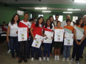 Lançamento da 1ª edição do jornal Eco Teens pelo Colégio Vitória.